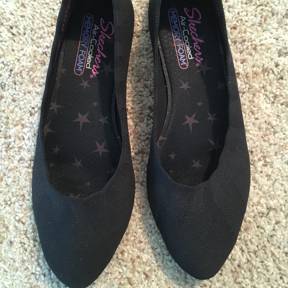Skechers Black Knit Flats, Scallop Trim, Size 10